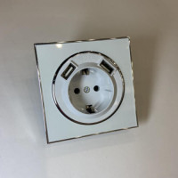 Розетка одинарная с  заземлением и USB RIGHT HAUSEN Laura белая